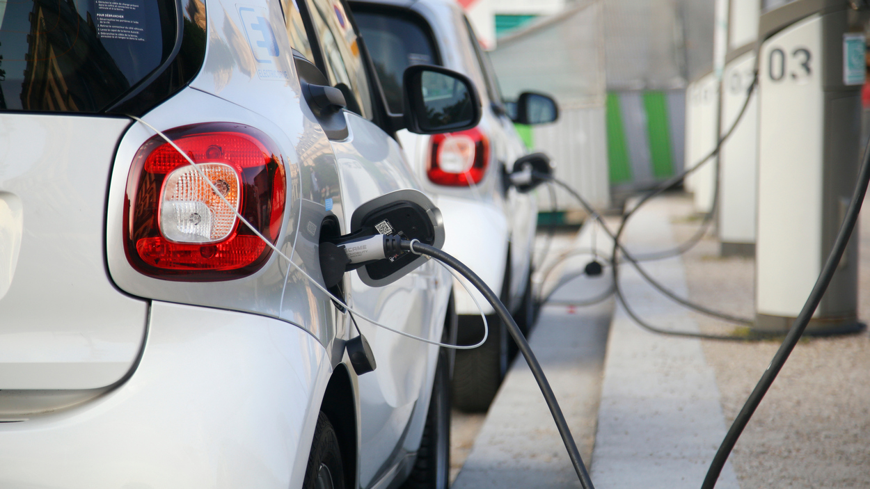         Low Carbon Mobility and Logistics
      